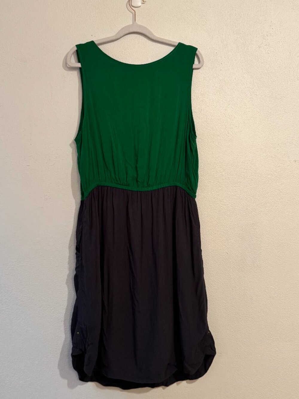 Edme & Esyllte Two‑Tone Sleeveless Dress – Size L